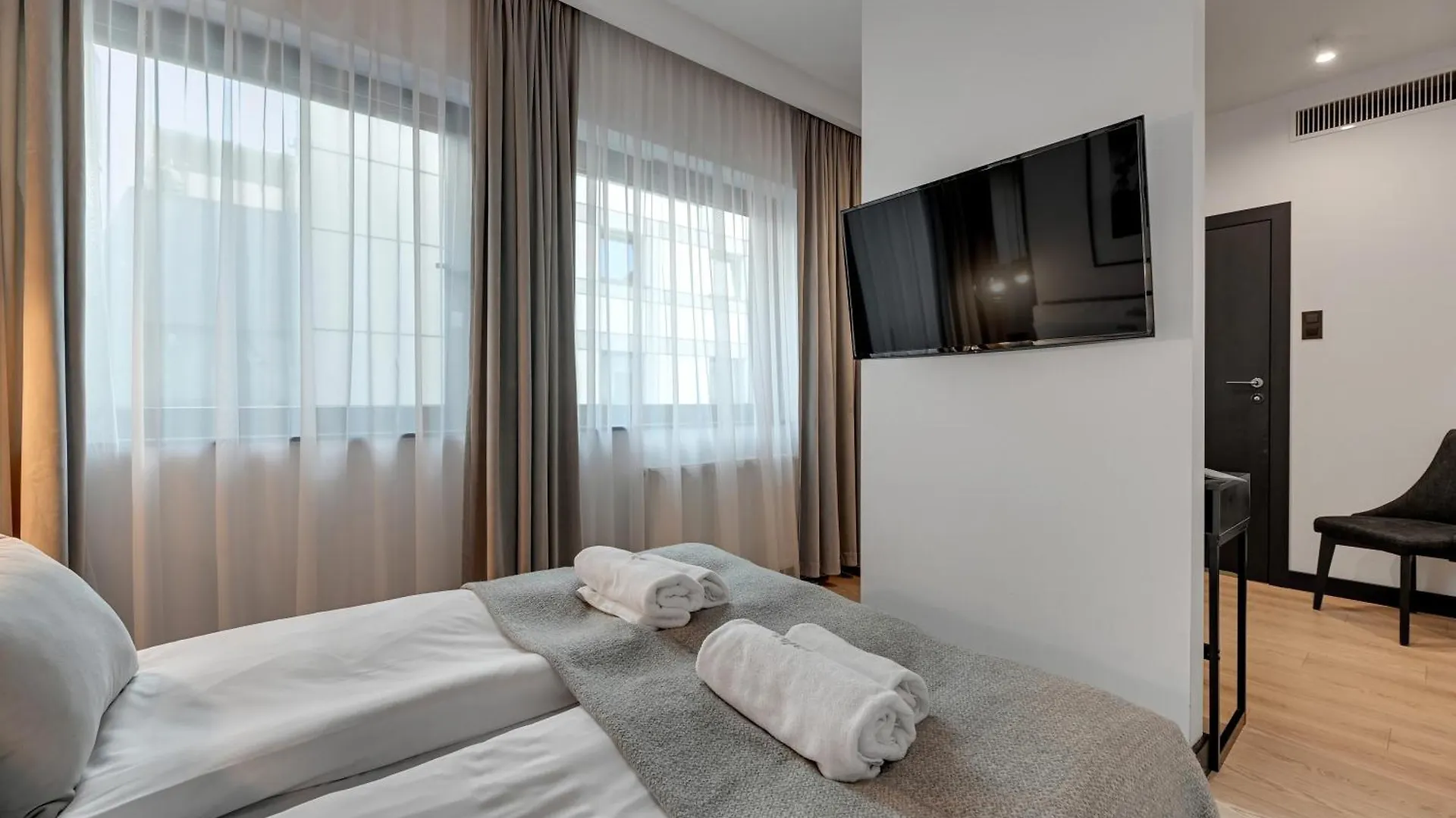 Deo Plaza Riverside & Radisson Spa By Downtown Apartments Gdańsk Polen