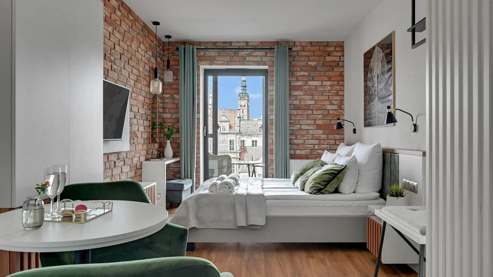 Deo Plaza Riverside & Radisson Spa By Downtown Apartments Gdańsk Polen