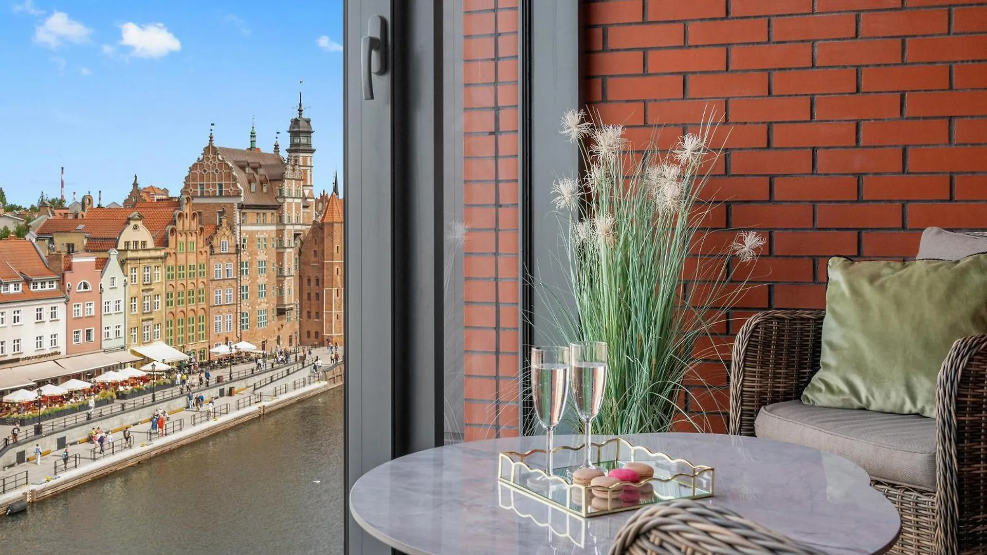 Deo Plaza Riverside & Radisson Spa By Downtown Apartments Gdańsk 0*,  Polen